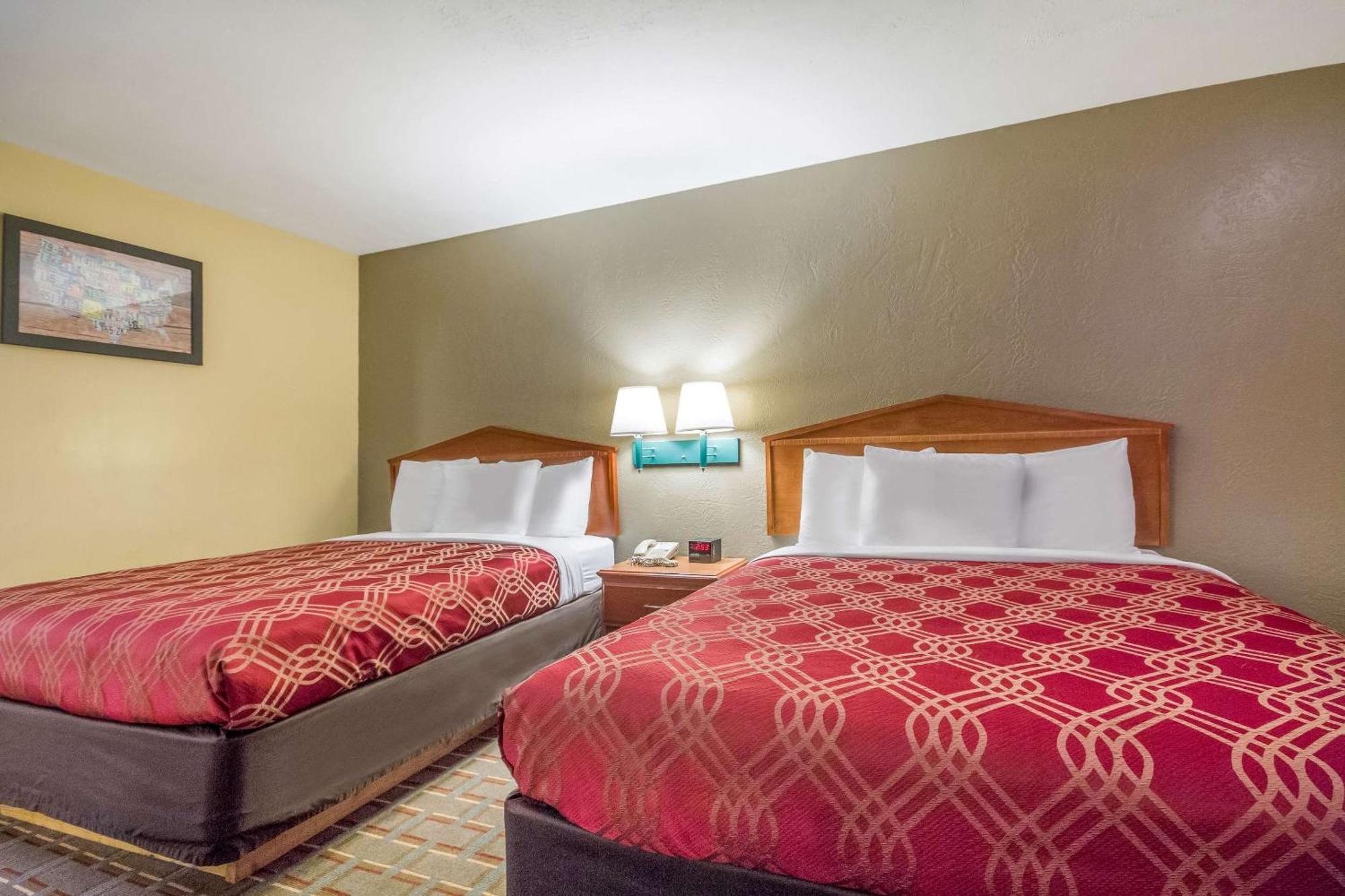 Econo Lodge Lansing - Leavenworth מראה חיצוני תמונה